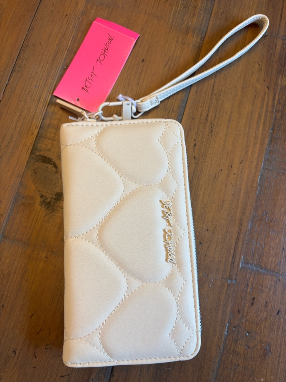 NWT Betsey Johnson quilted white wallet
